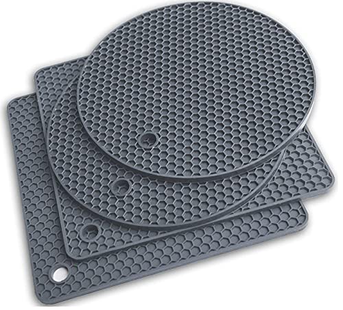 Q's INN Trivets