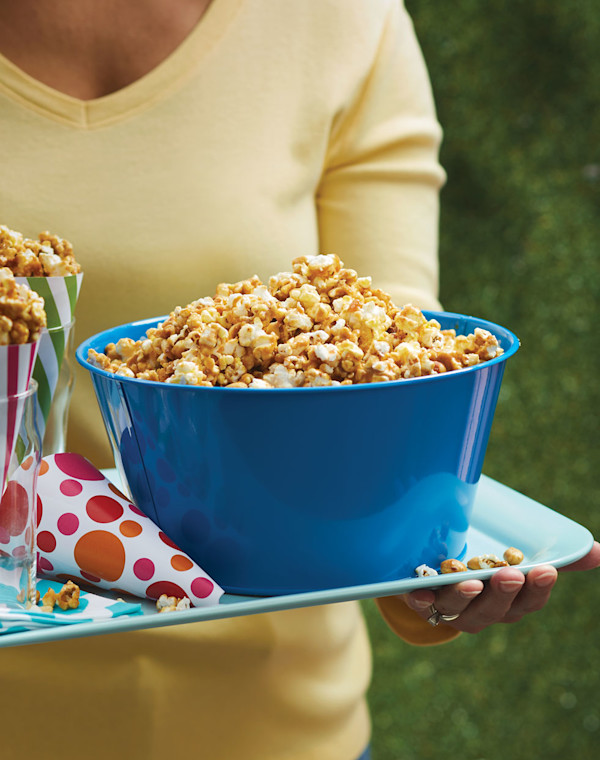 Copycat Cracker Jack with peanuts
