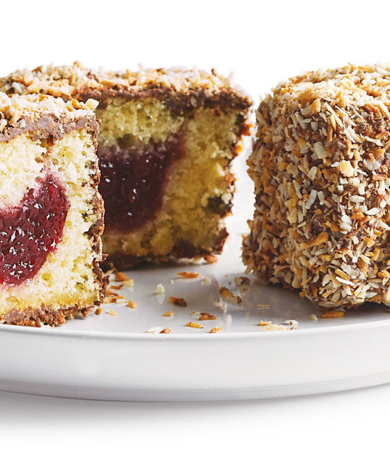 How to Fill & Coat Lamingtons