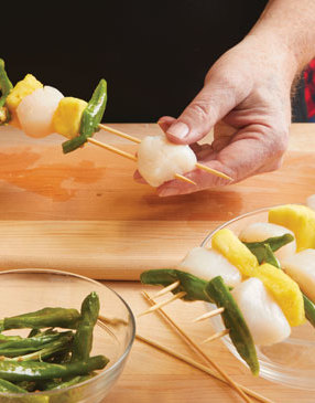 Grilled-Scallops-Plum-Sauce-Step1