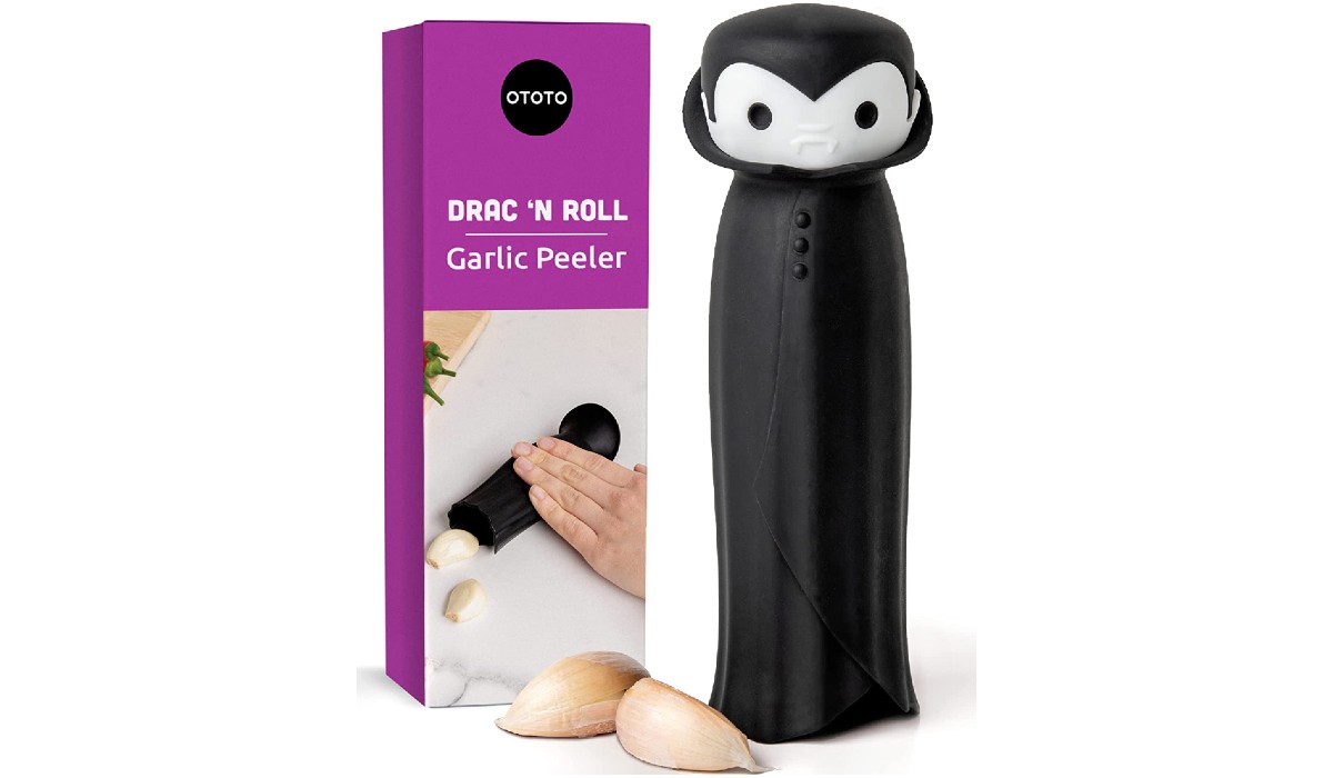 ototo-vampire-garlic-peeler