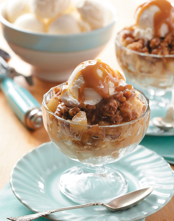 Pear Crisp with Caramel Sauce