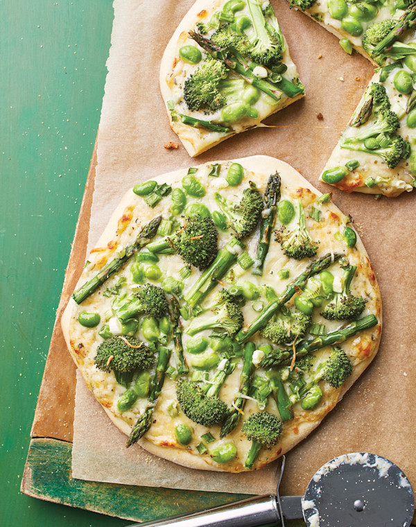 Primavera Pizza with White Sauce