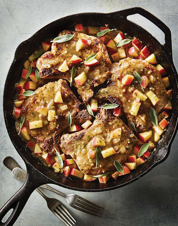 Skillet-Fried Pork Chops with apple sauce
