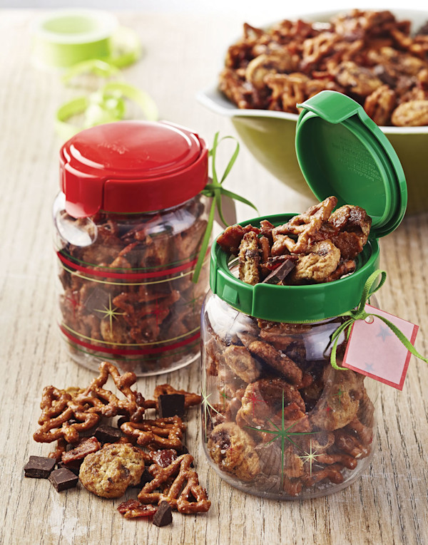 Snowed-In-Snack-Mix-Lead