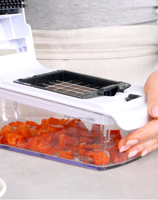 40,000 Home Cooks Gave Perfect Reviews To This TikTok-Famous Vegetable Chopper